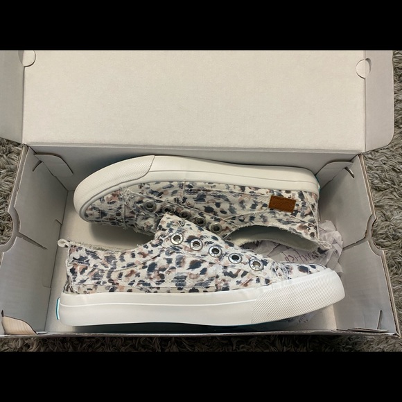 Blowfish Slip On - Picture 2 of 5